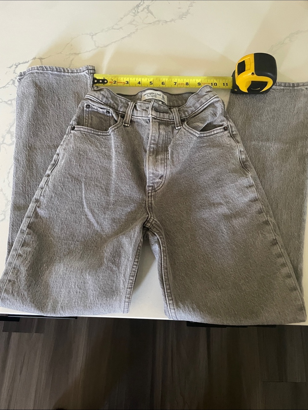 Abercrombie & Fitch Size 23